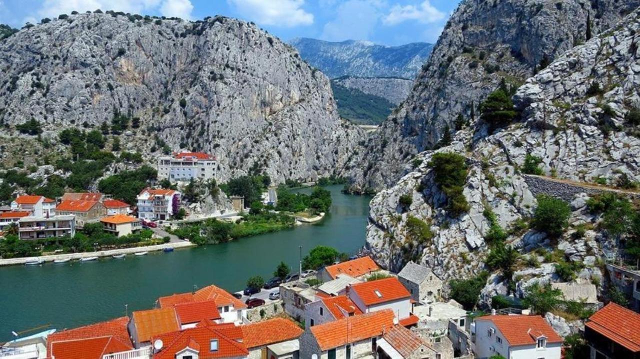 Villa Mama - Traditional Apartments In Omis, Free Parking Buitenkant foto