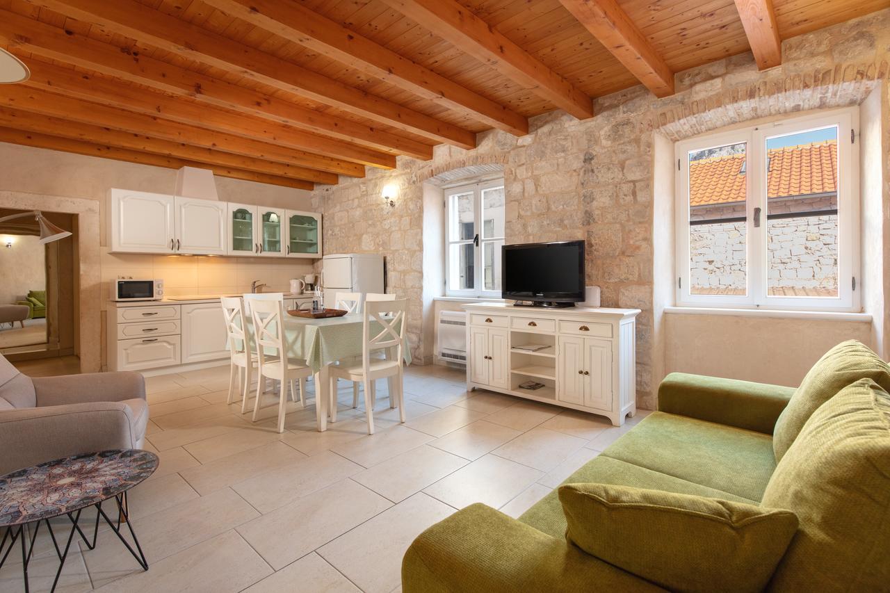 Villa Mama - Traditional Apartments In Omis, Free Parking Buitenkant foto
