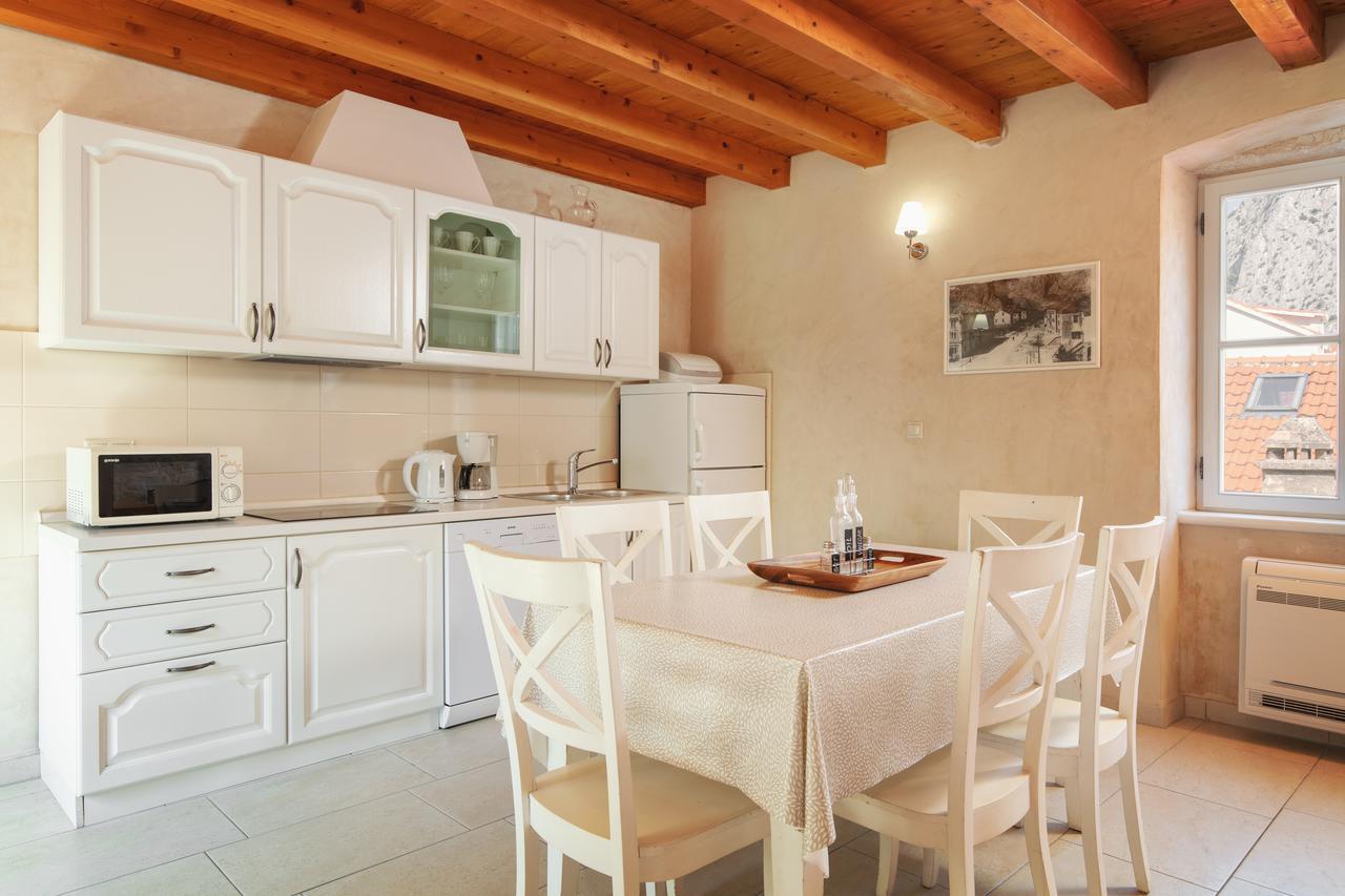 Villa Mama - Traditional Apartments In Omis, Free Parking Buitenkant foto